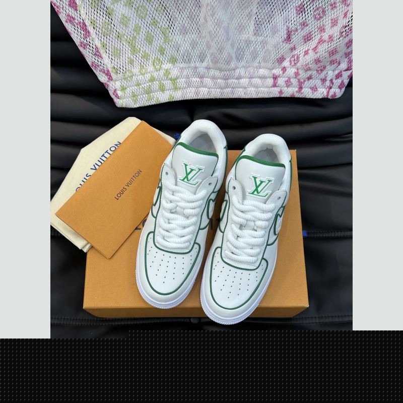 l**is V*t*n sneakers